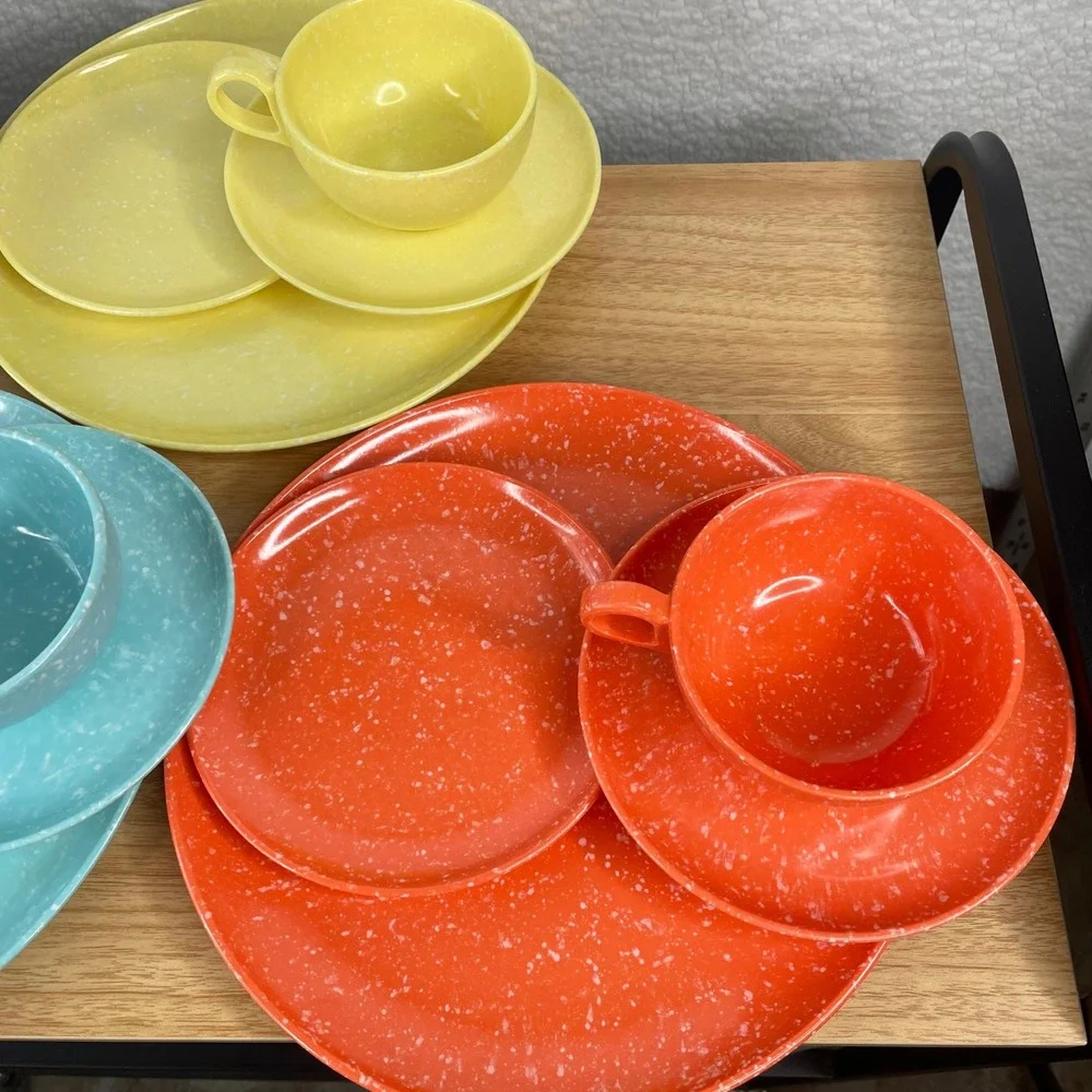 Vintage Confetti Speckled Melamine Dinnerware Set 16pc MCM Colorful Picnicware